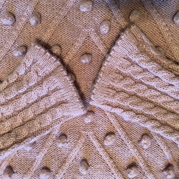 Beautiful Chicwish Pompom sweater in light pink. - Picture 5 of 7
